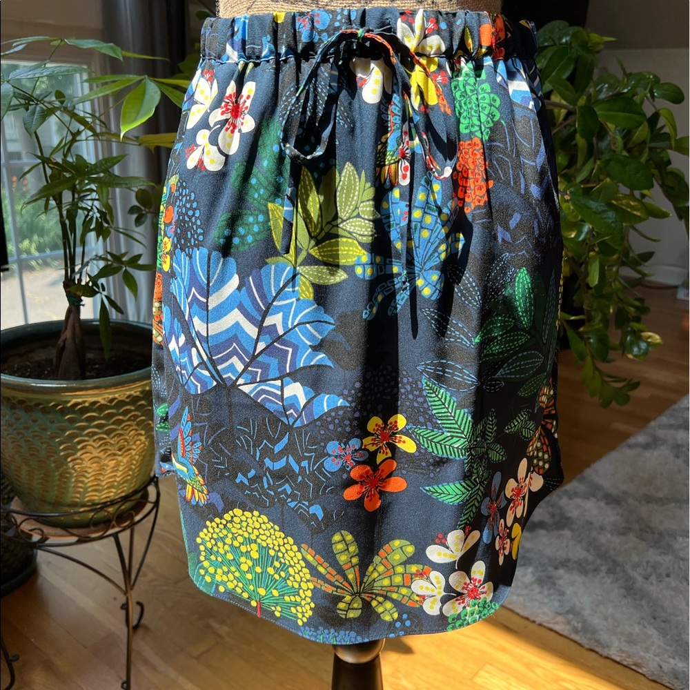 Tie-waist Floral Tropical Skirt